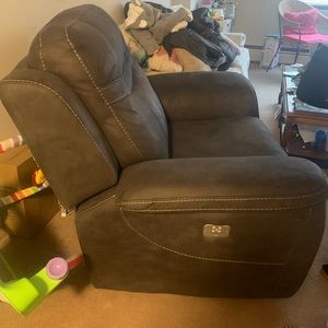 Chargable recliner